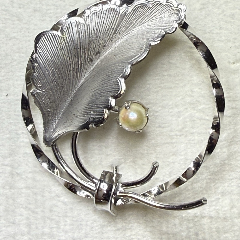 Vtg Charles Reis C.R.CO  Sterling Silver Fresh Water Pearl Leaf Pin‎ Brooch 5610